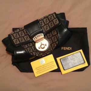 🎉HP🎉100% real FENDI BIG TUC CLUTCH🎈